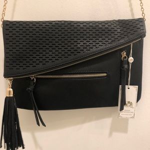 Crossbody vegan leather purse by Urban Expressions